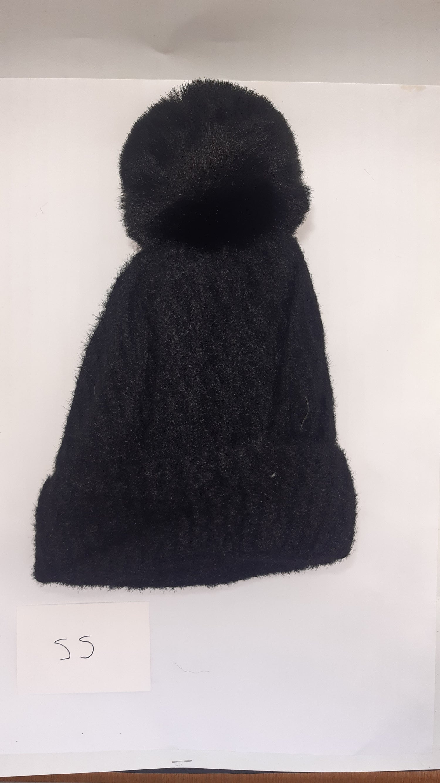 ACRYLIC FLUFFY POM POM HAT AW23-RMD-55